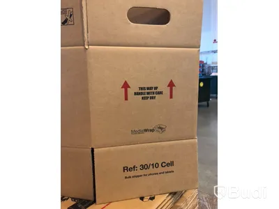 4 buntar med ca 20 wellådor i varje + 5 lådor med medföljande “30 Cell Shipper”
